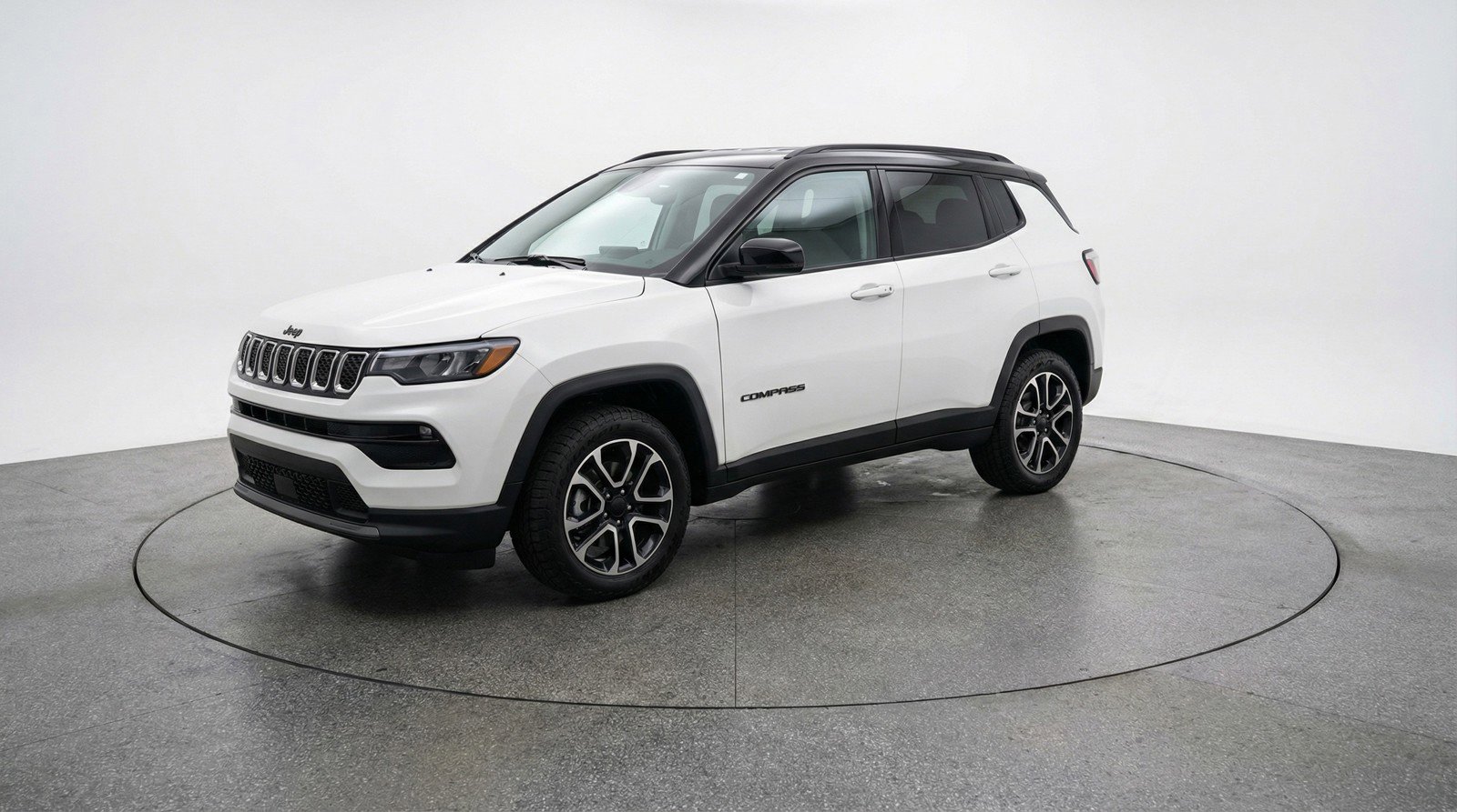 Used 2025 Jeep Compass Trailhawk AWD/4WD image 3