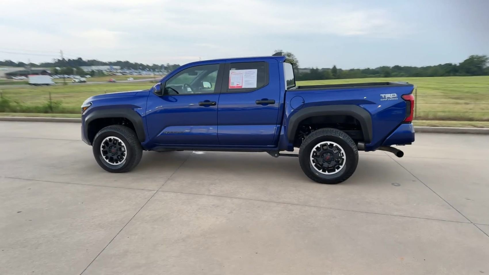 Used 2024 Toyota Tacoma TRD Off-Road image 5