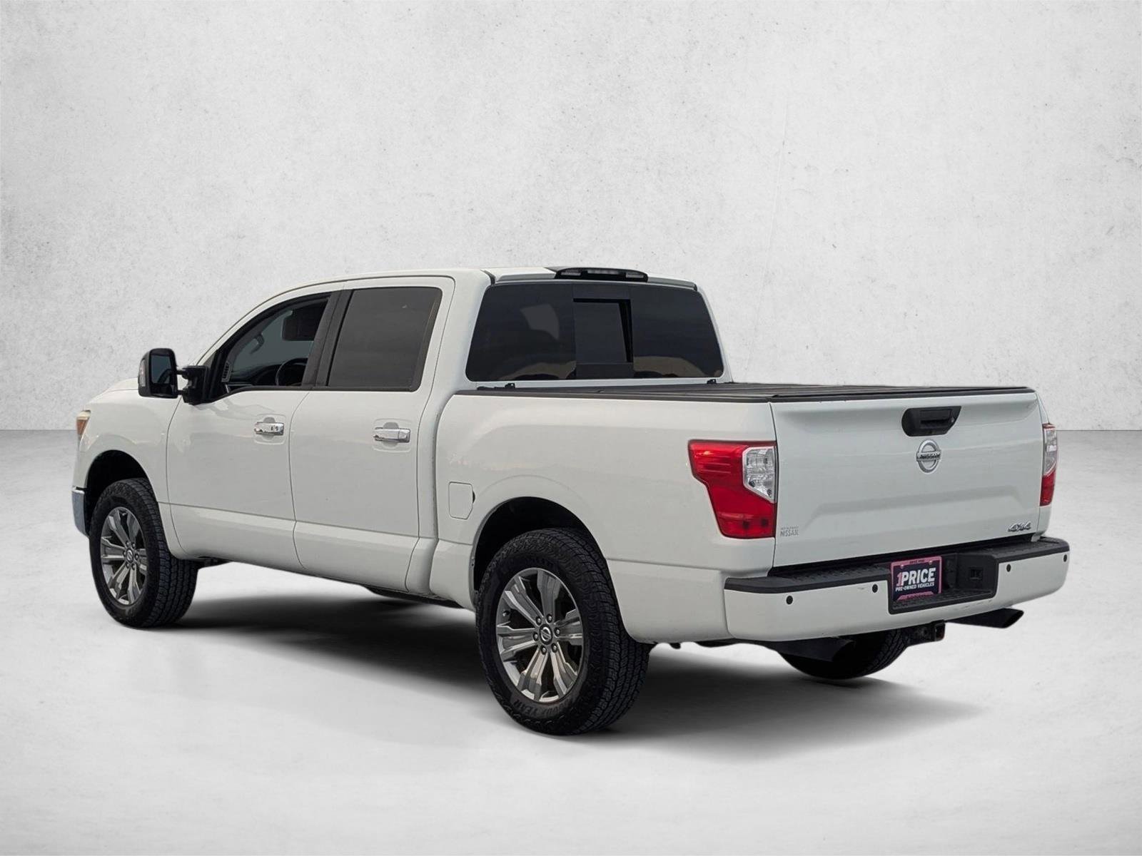 Used 2018 Nissan Titan SV w/ SV Convenience Package AWD/4WD image 8