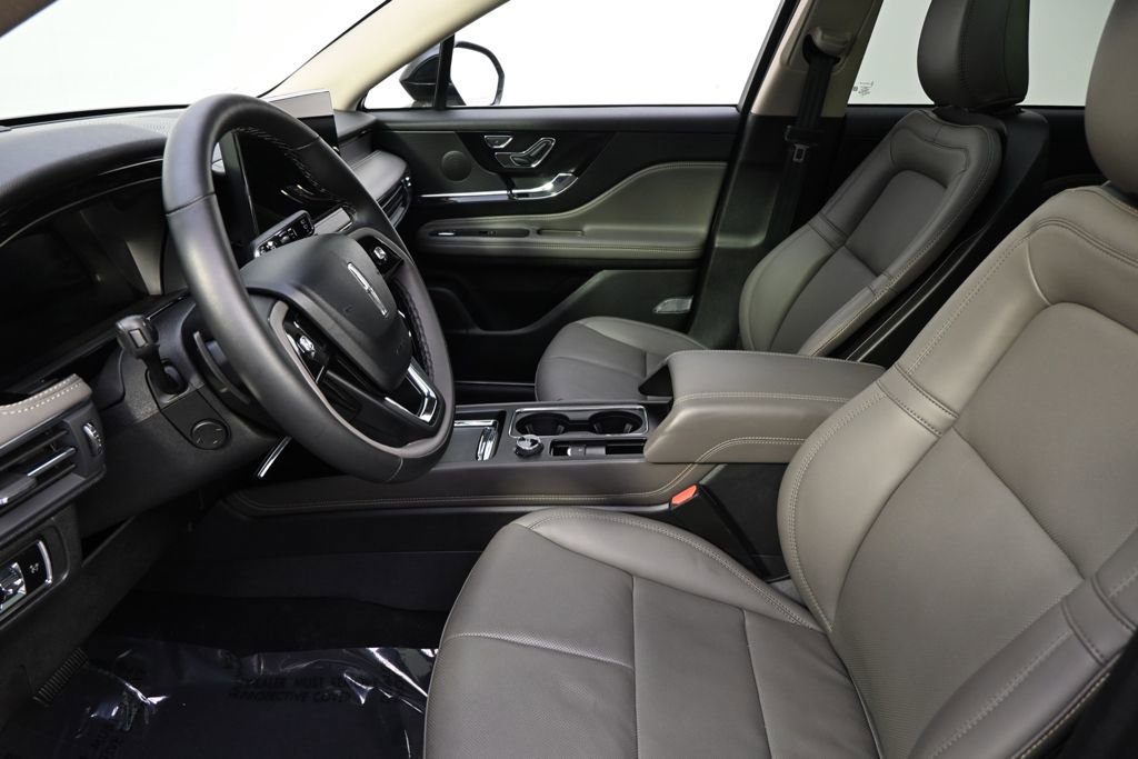 New 2026 Lincoln Corsair Premiere image 13