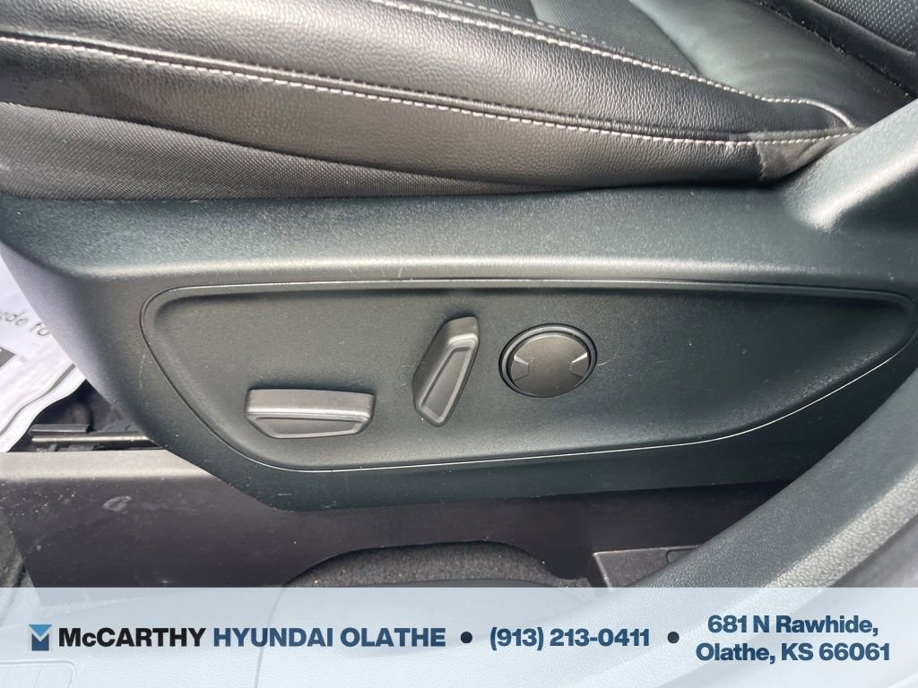 Used 2020 Ford Escape Titanium w/ Titanium Premium Package 2.0 image 20