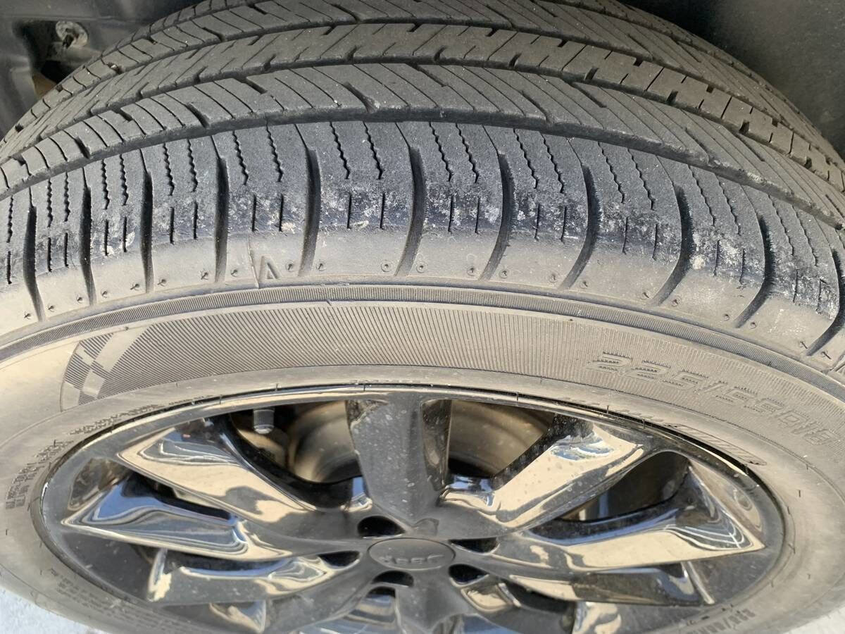 Used 2019 Jeep Cherokee Limited image 9