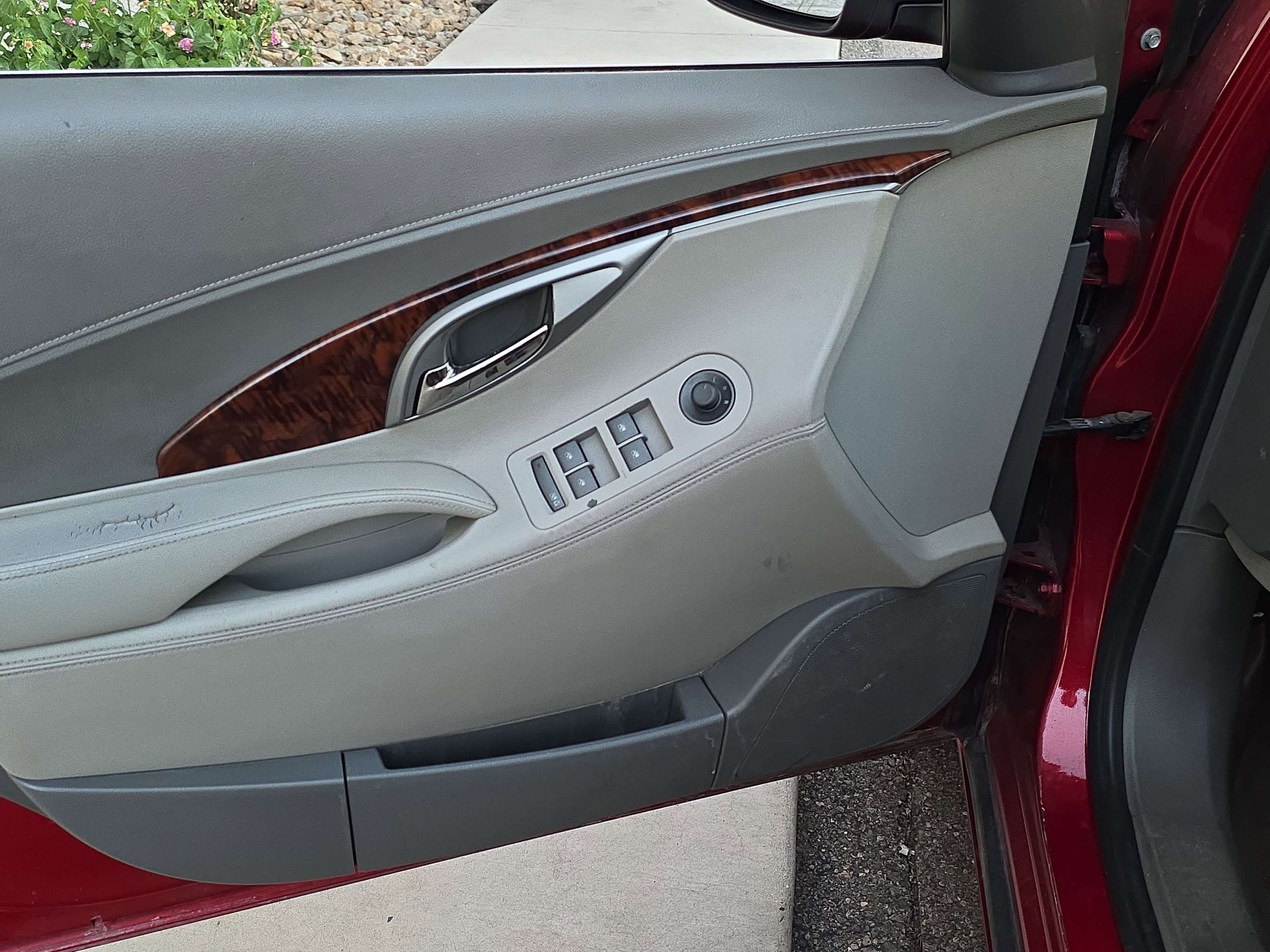 Used 2012 Buick LaCrosse Premium w/ Entertainment Package image 10