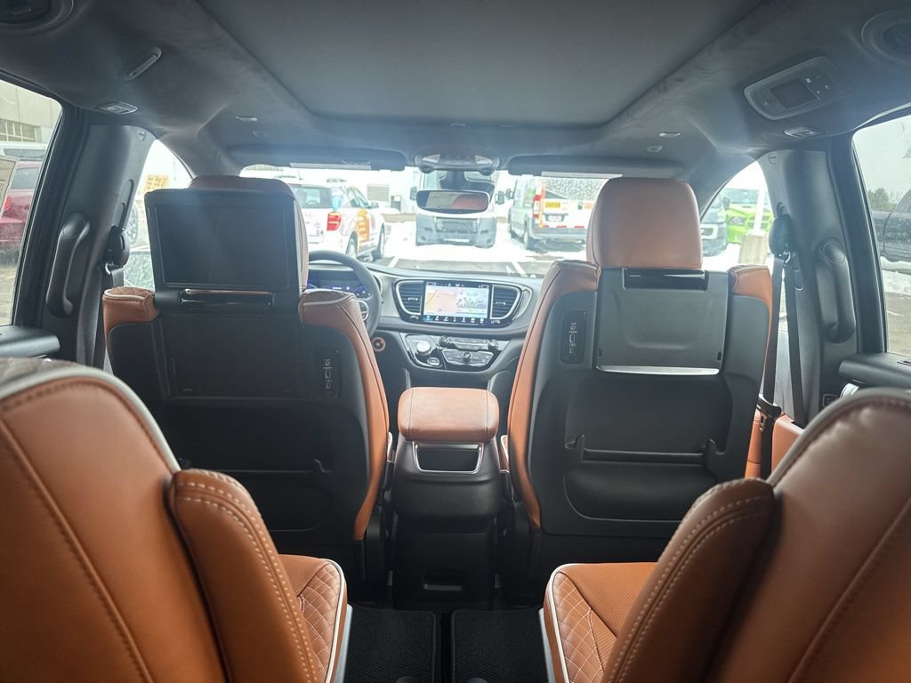 New 2026 Chrysler Pacifica Pinnacle AWD/4WD image 40