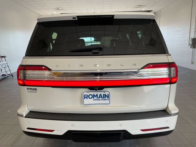 Used 2020 Lincoln Navigator L Reserve w/ Equipment Group 208A Reserve AWD/4WD image 4