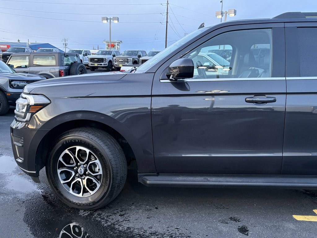 Certified 2024 Ford Expedition XLT image 11