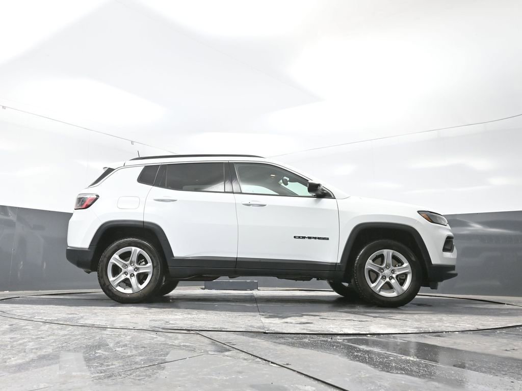 Used 2024 Jeep Compass Latitude image 48
