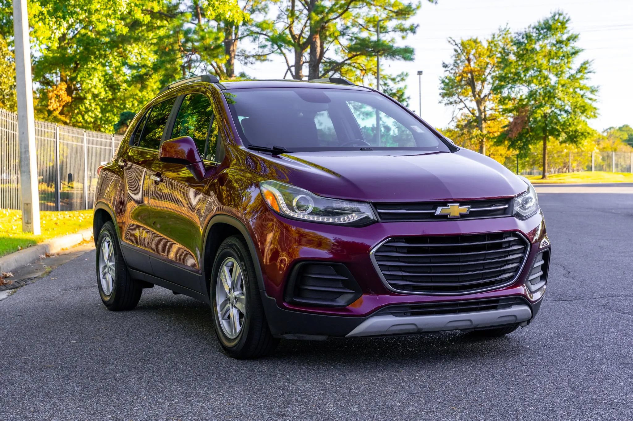 Used 2017 Chevrolet Trax LT w/ Driver Confidence Package FWD image 3