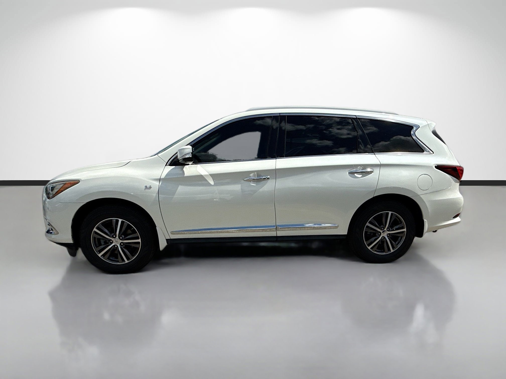 Used 2020 INFINITI QX60 Luxe w/ Essential Package FWD image 6