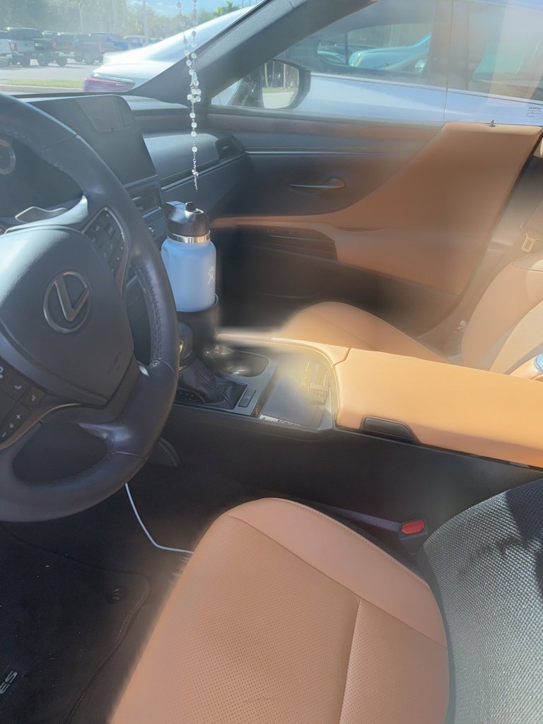 Used 2024 Lexus ES 350 w/ Premium Package image 3