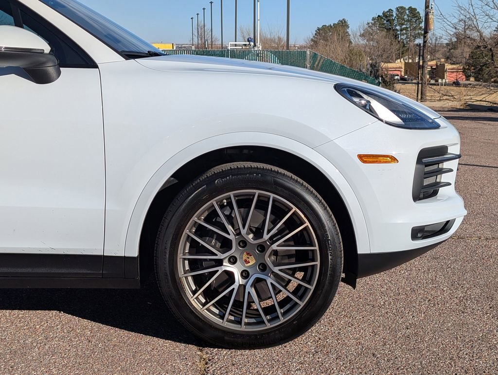 Used 2023 Porsche Cayenne Platinum Edition image 10
