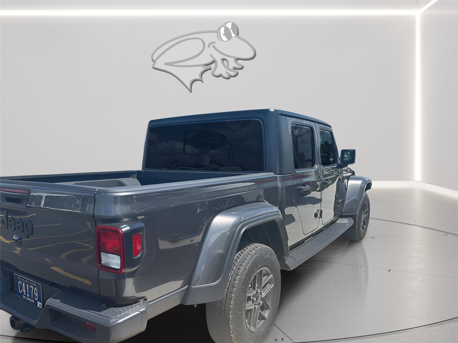 Used 2025 Jeep Gladiator Sport image 12
