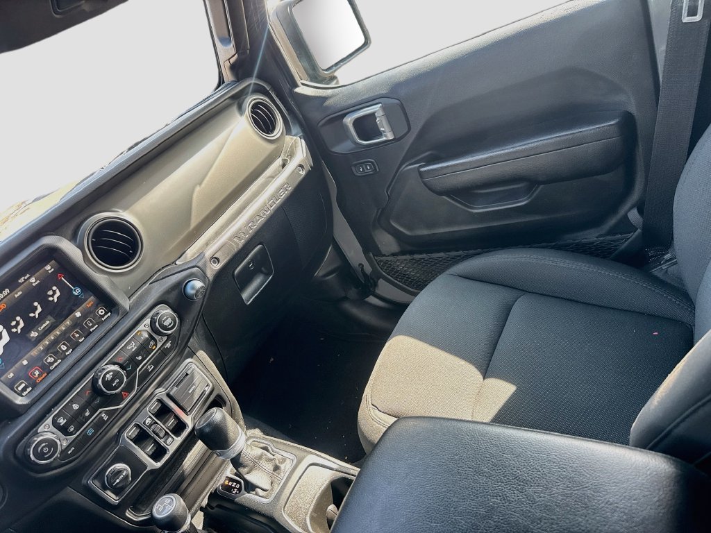 Certified 2023 Jeep Wrangler Unlimited w/ Sun & Screen Package AWD/4WD image 26
