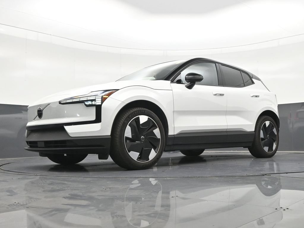 Certified 2025 Volvo EX30 Plus AWD/4WD image 23