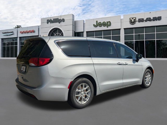 New 2026 Chrysler Voyager LX FWD image 4
