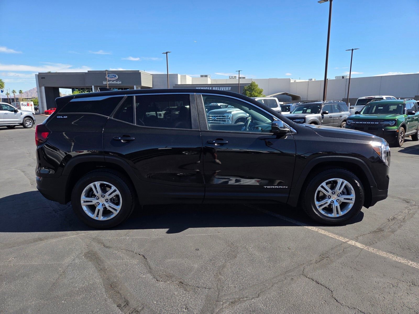 Used 2024 GMC Terrain SLE image 7
