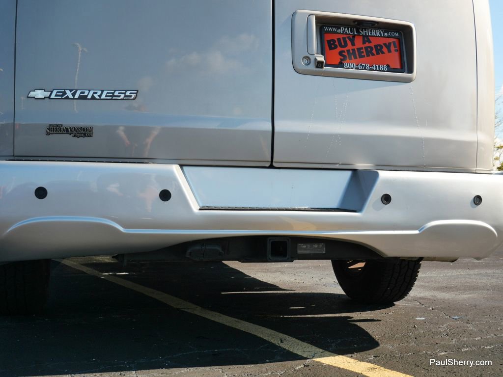 Used 2021 Chevrolet Express 2500 LS w/ Enhanced Convenience Package image 16