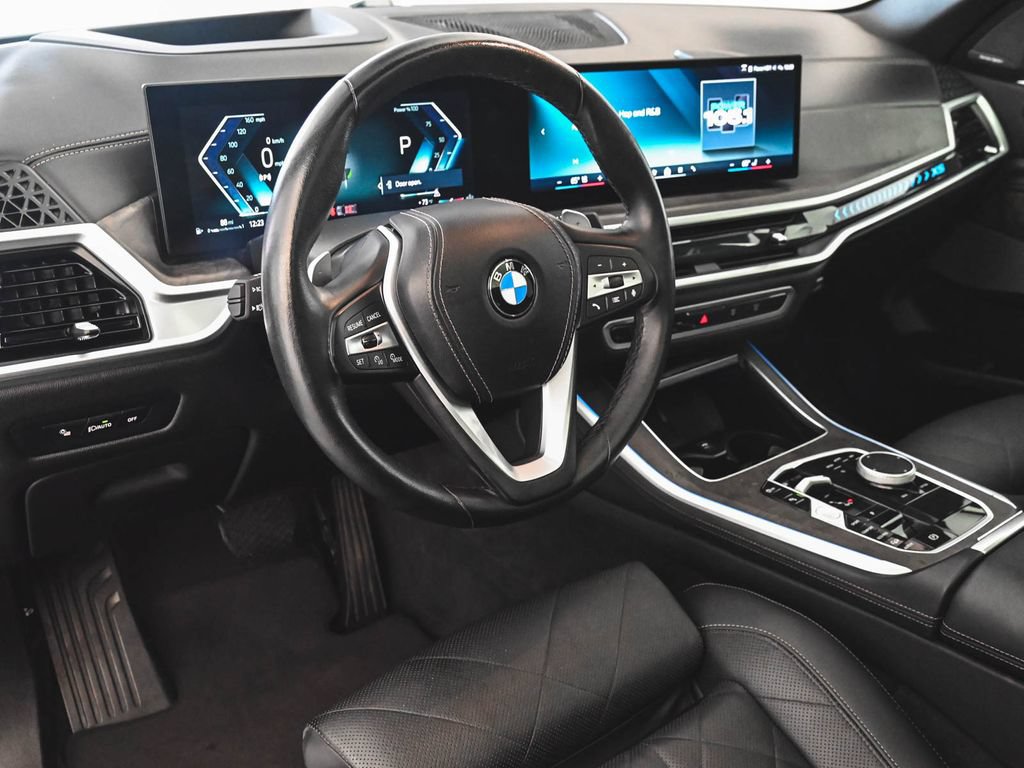 Used 2025 BMW X5 xDrive40i AWD/4WD image 14