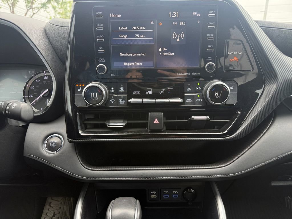 Used 2022 Toyota Highlander XSE FWD image 15
