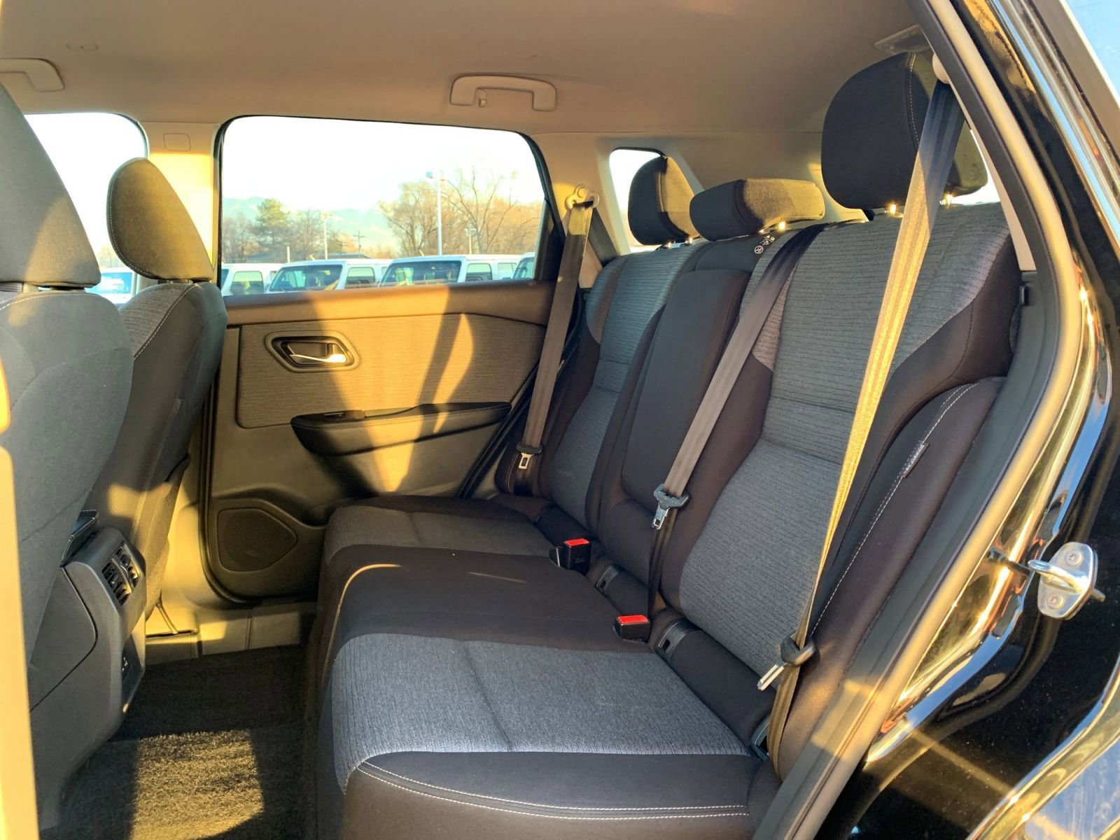 Used 2023 Nissan Rogue SV image 25