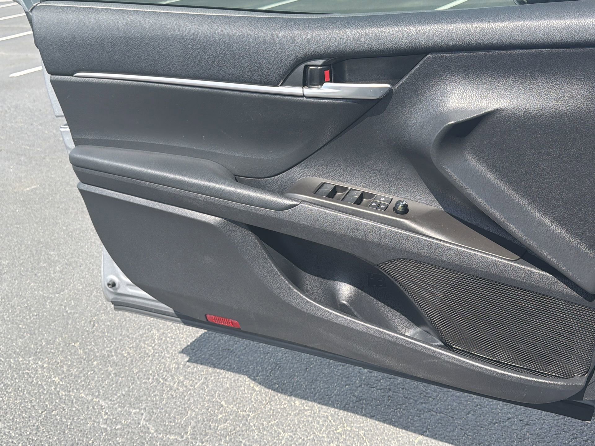 Used 2024 Toyota Camry SE w/ Convenience Package image 15