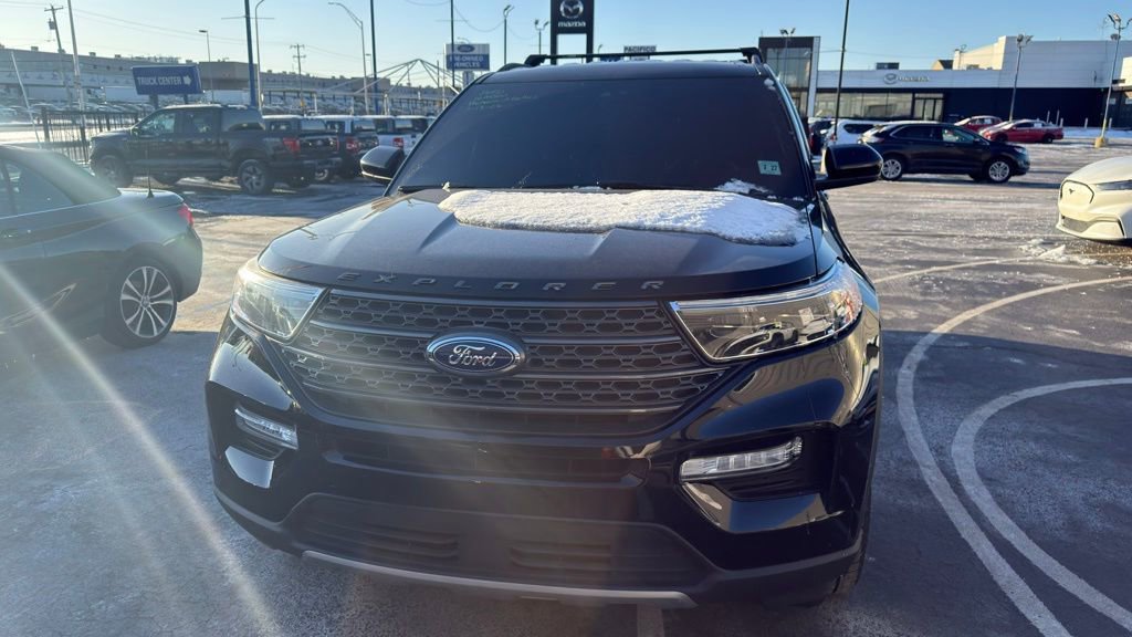 Used 2022 Ford Explorer XLT w/ Equipment Group 202A image 7