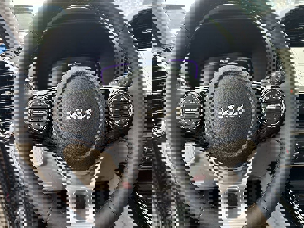 New 2025 Kia Soul EX image 19