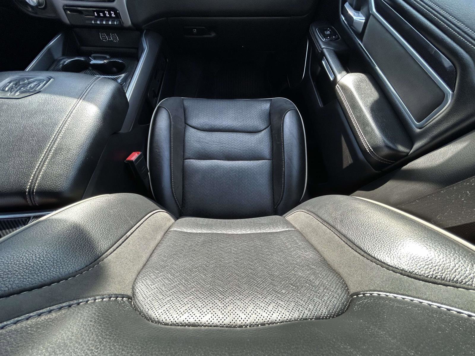 Used 2022 RAM 1500 Laramie w/ Sport Appearance Package image 14