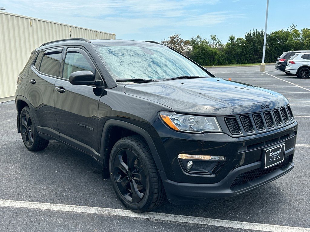 Used 2021 Jeep Compass Latitude image 3