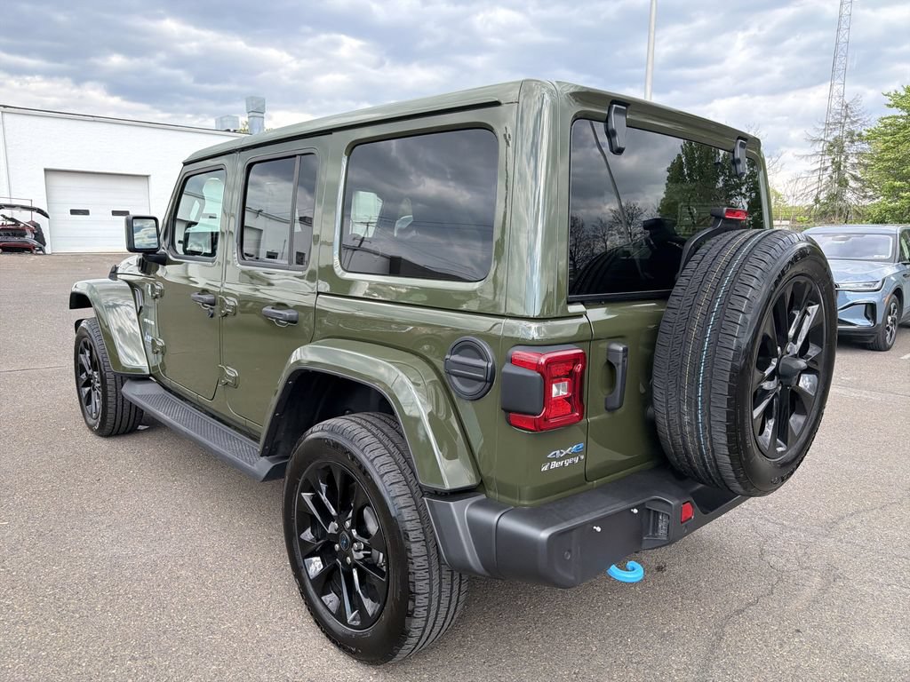 Used 2024 Jeep Wrangler Unlimited Sahara w/ Safety Group AWD/4WD image 3