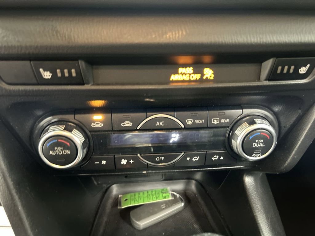 Used 2017 MAZDA MAZDA3 Touring FWD image 17