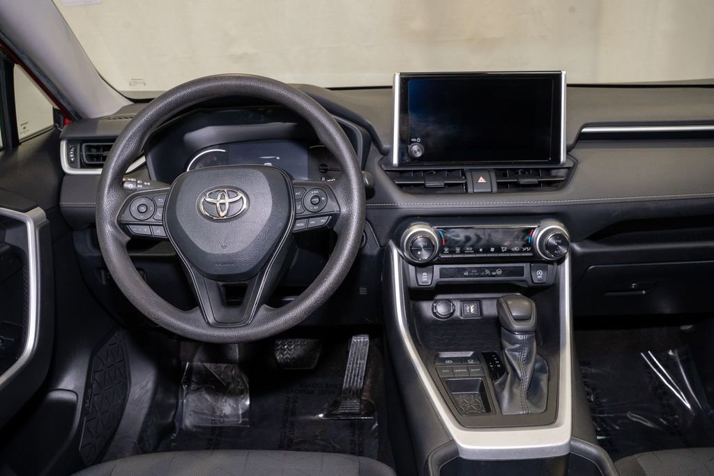 Used 2023 Toyota RAV4 XLE image 6