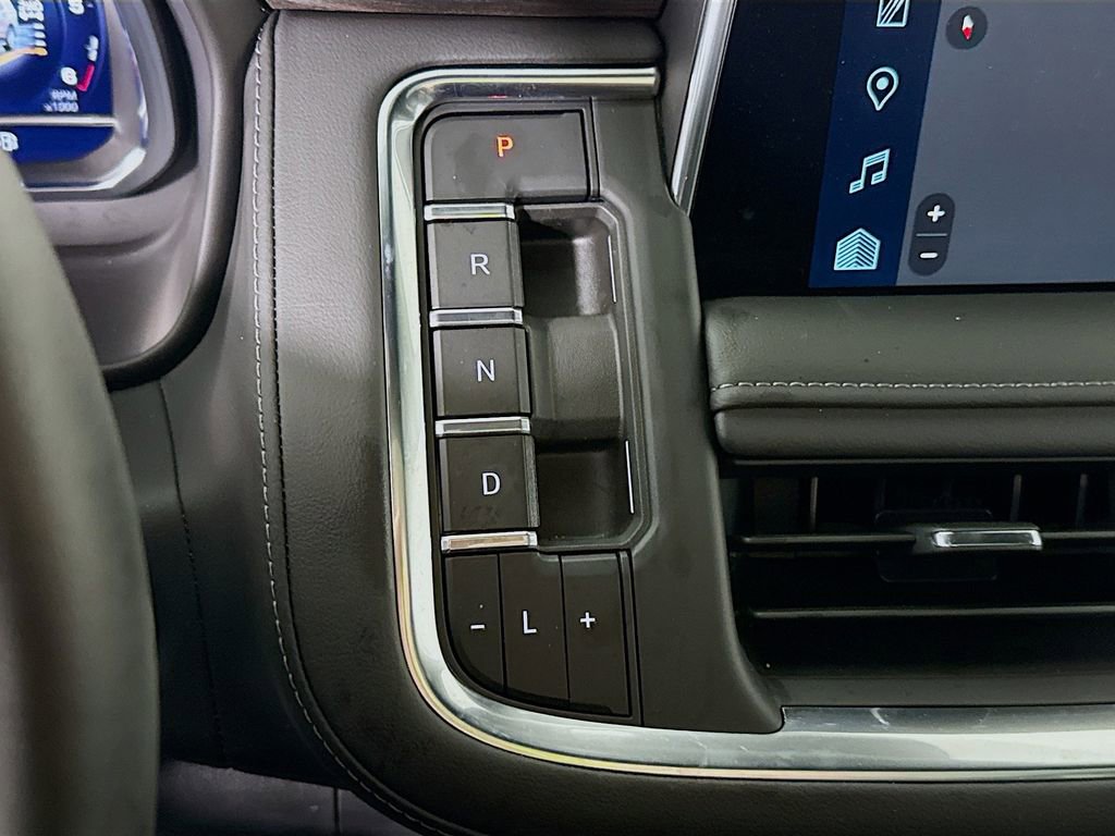 Used 2024 Chevrolet Suburban Z71 w/ Z71 Off-Road Package image 10