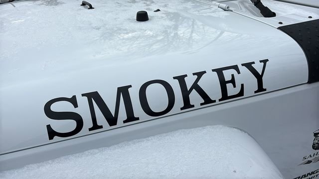 Used 2017 Jeep Wrangler Unlimited Sahara w/ Connectivity Group image 32