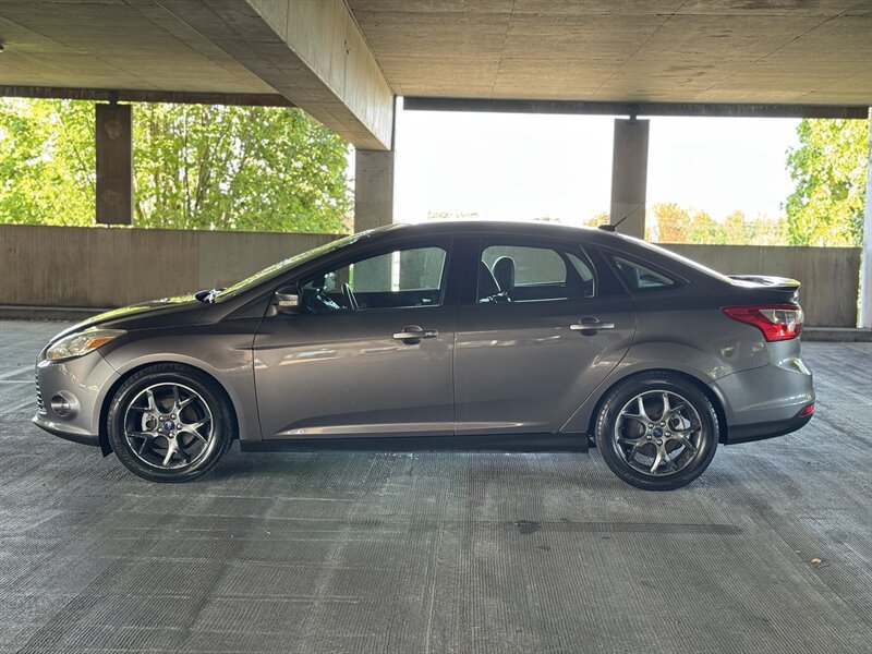 Used 2014 Ford Focus SE w/ Equipment Group 201A FWD image 2