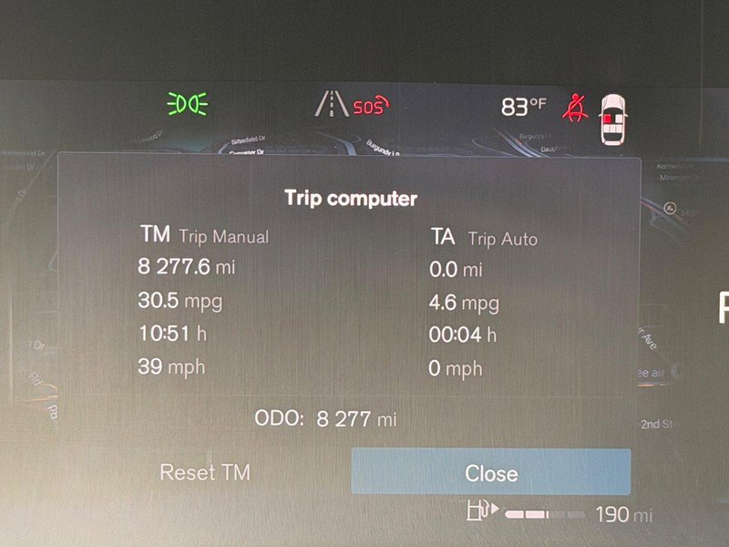 Certified 2025 Volvo XC40 B5 Plus AWD/4WD image 21