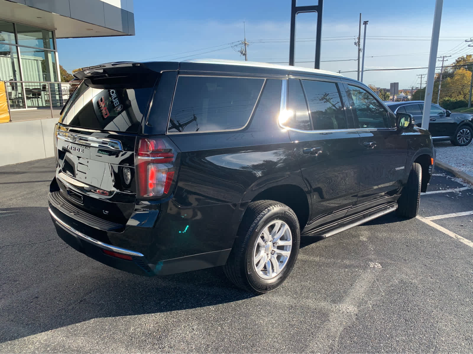 Used 2022 Chevrolet Tahoe LT w/ Luxury Package image 8