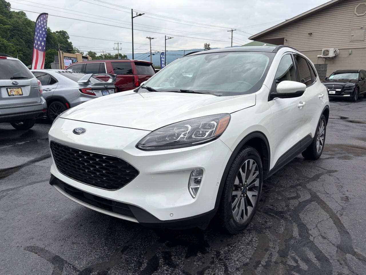 Used 2020 Ford Escape Titanium AWD/4WD image 4