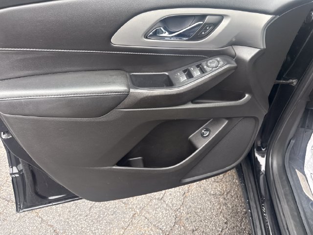 Used 2022 Chevrolet Traverse LT FWD image 10