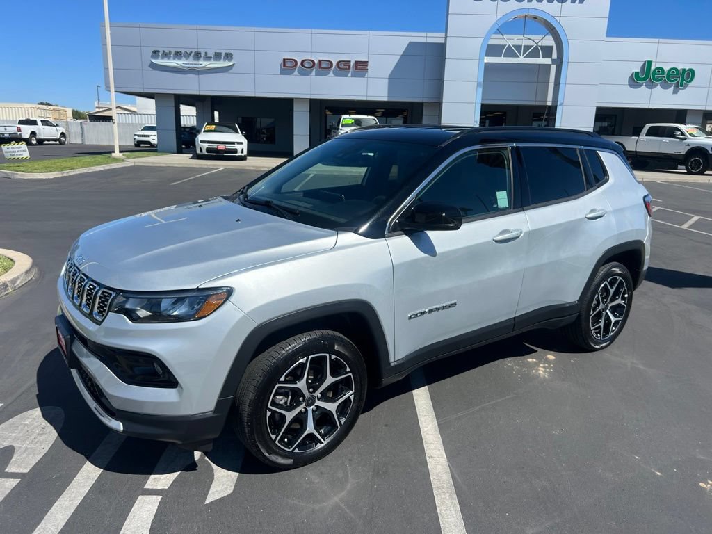 Used 2025 Jeep Compass Limited AWD/4WD image 2