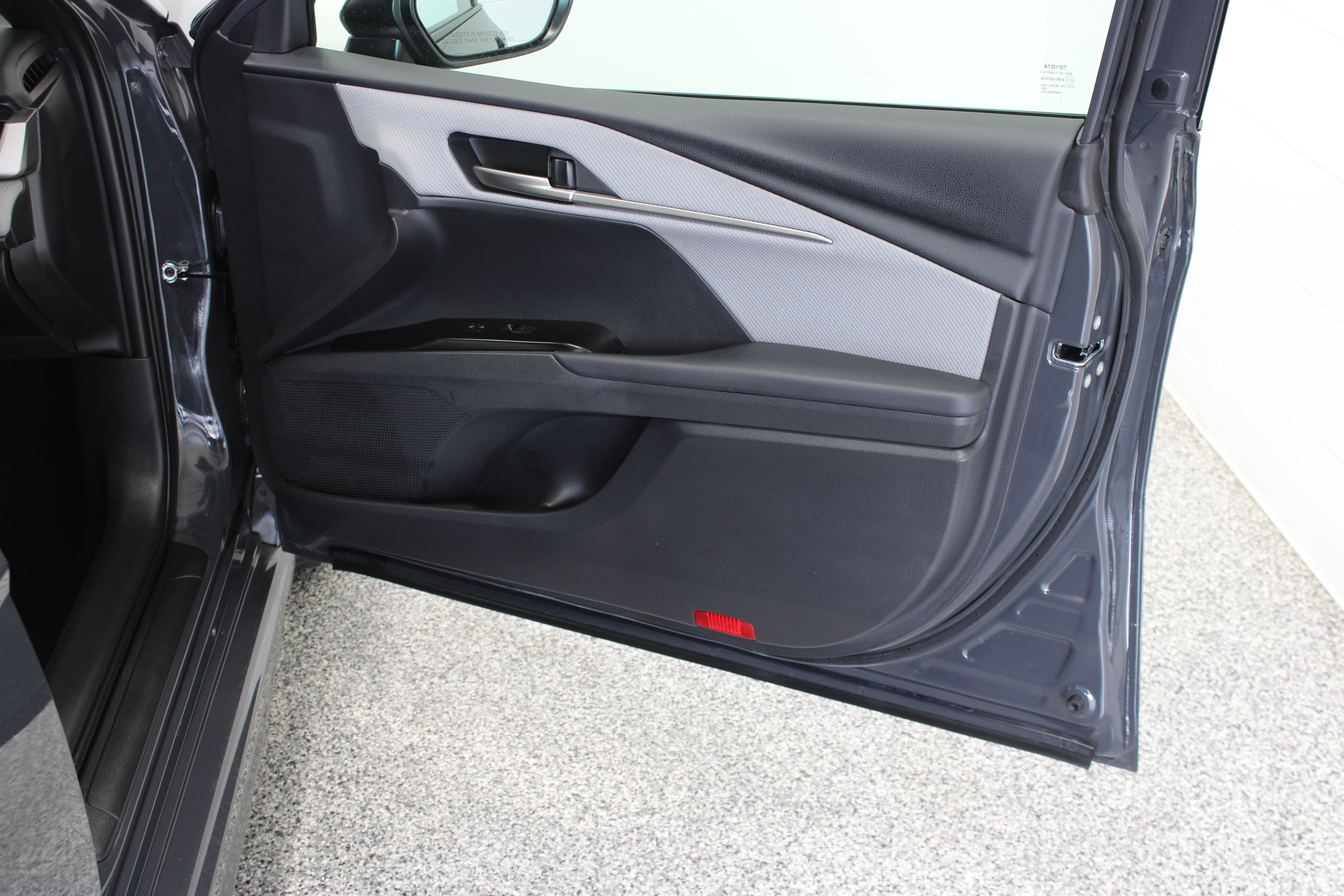 Used 2026 Toyota Camry SE FWD image 32