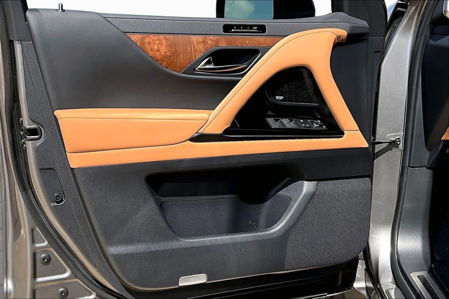New 2026 Lexus LX 600 4WD w/ Luxury Package image 10