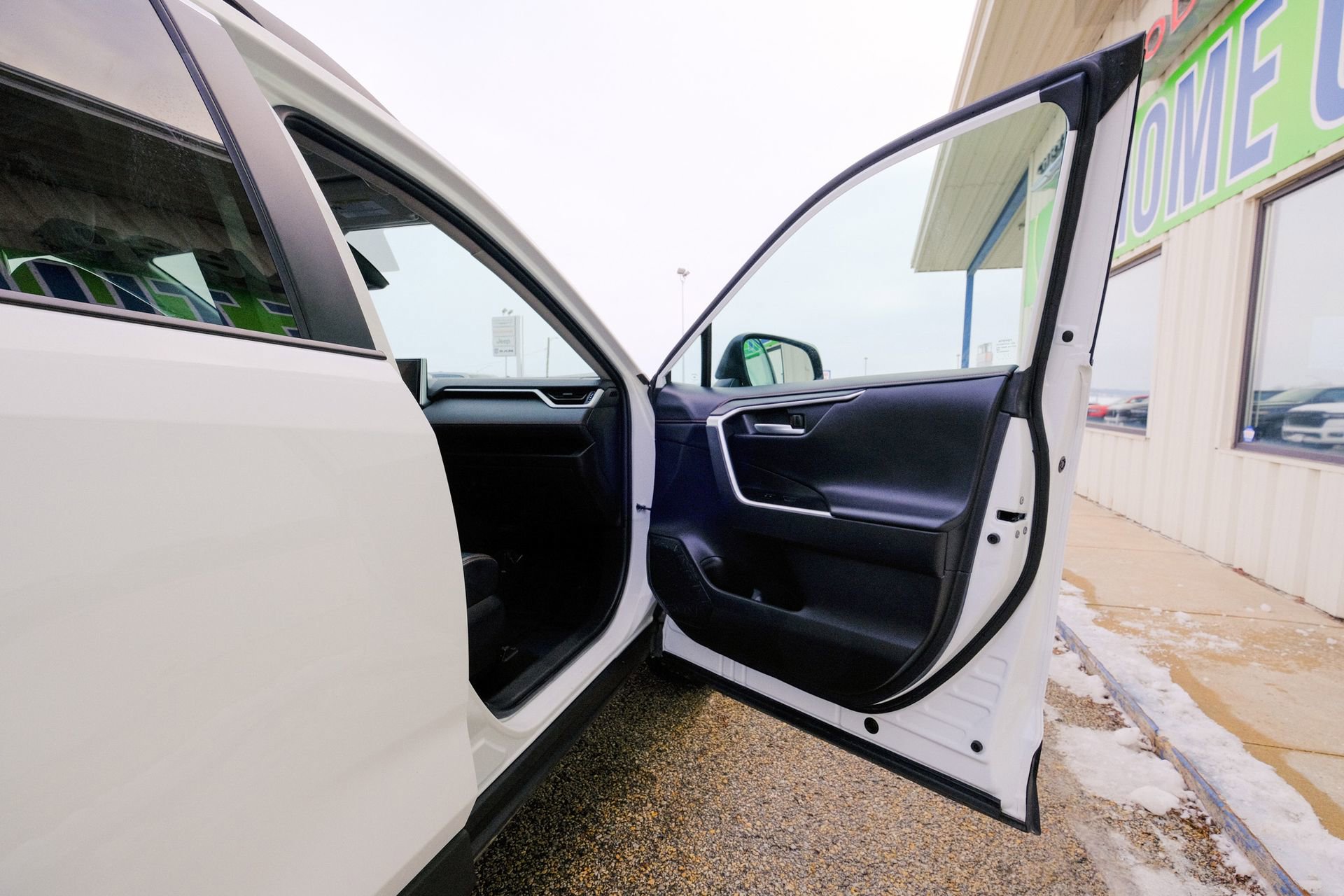 Used 2024 Toyota RAV4 Adventure image 15