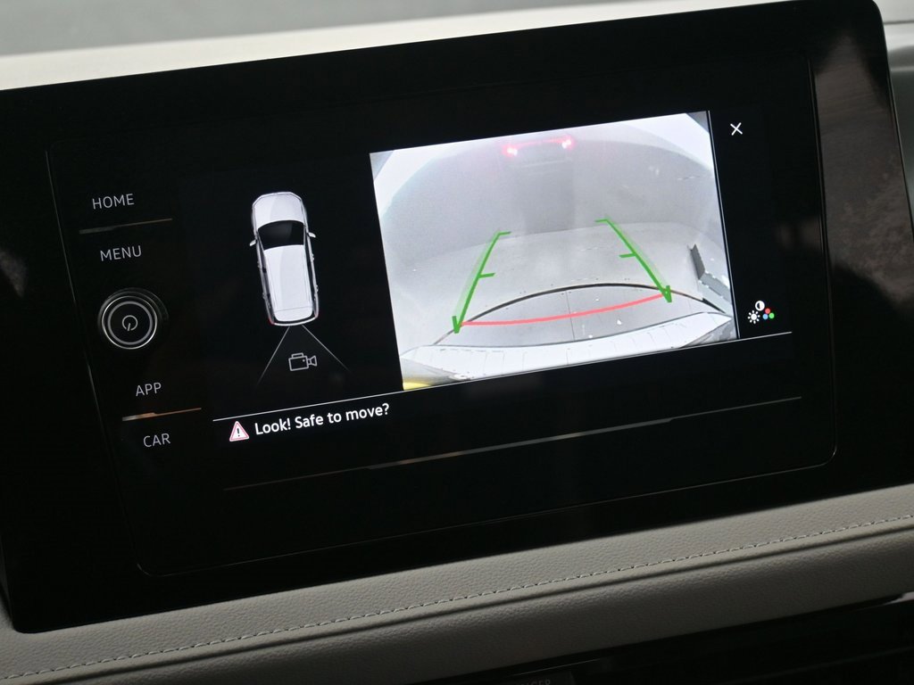 Used 2025 Volkswagen Taos S image 15