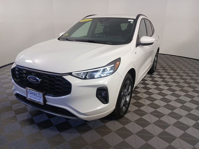 Used 2024 Ford Escape ST-Line Select image 3