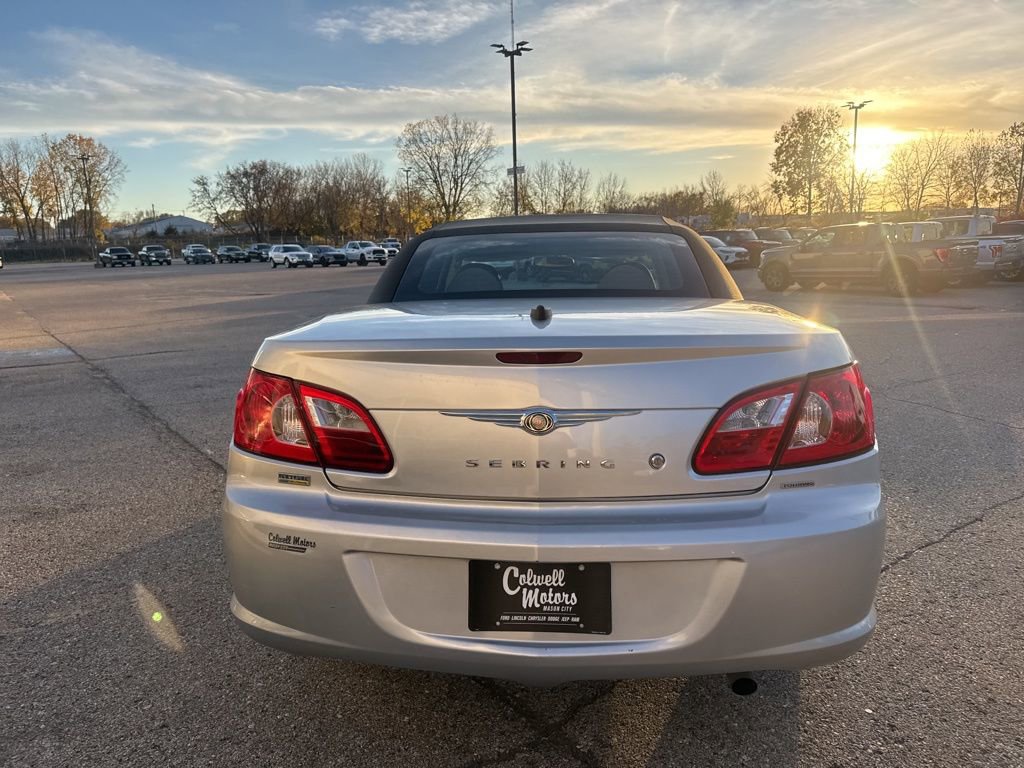 Used 2008 Chrysler Sebring LX image 3