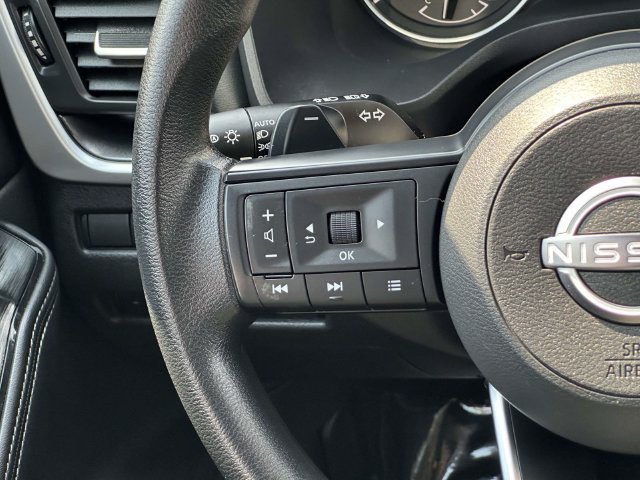 Used 2024 Nissan Rogue SV AWD/4WD image 23