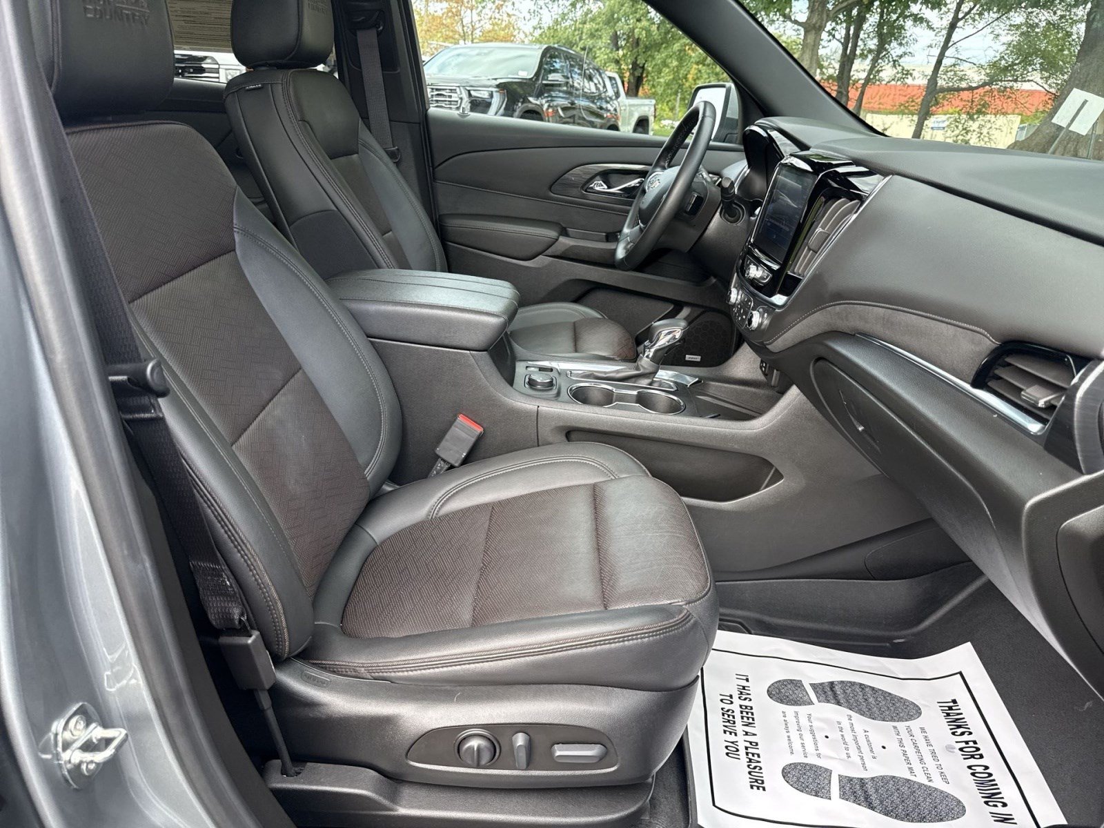 Used 2023 Chevrolet Traverse High Country AWD/4WD image 25