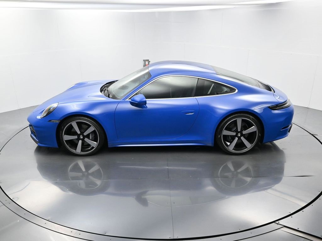 Used 2025 Porsche 911 Carrera image 32