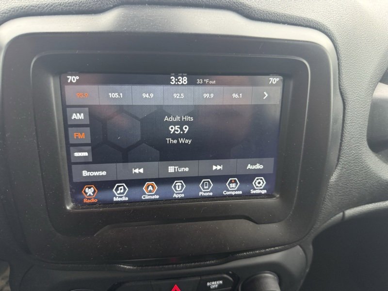 Used 2021 Jeep Renegade Sport image 11